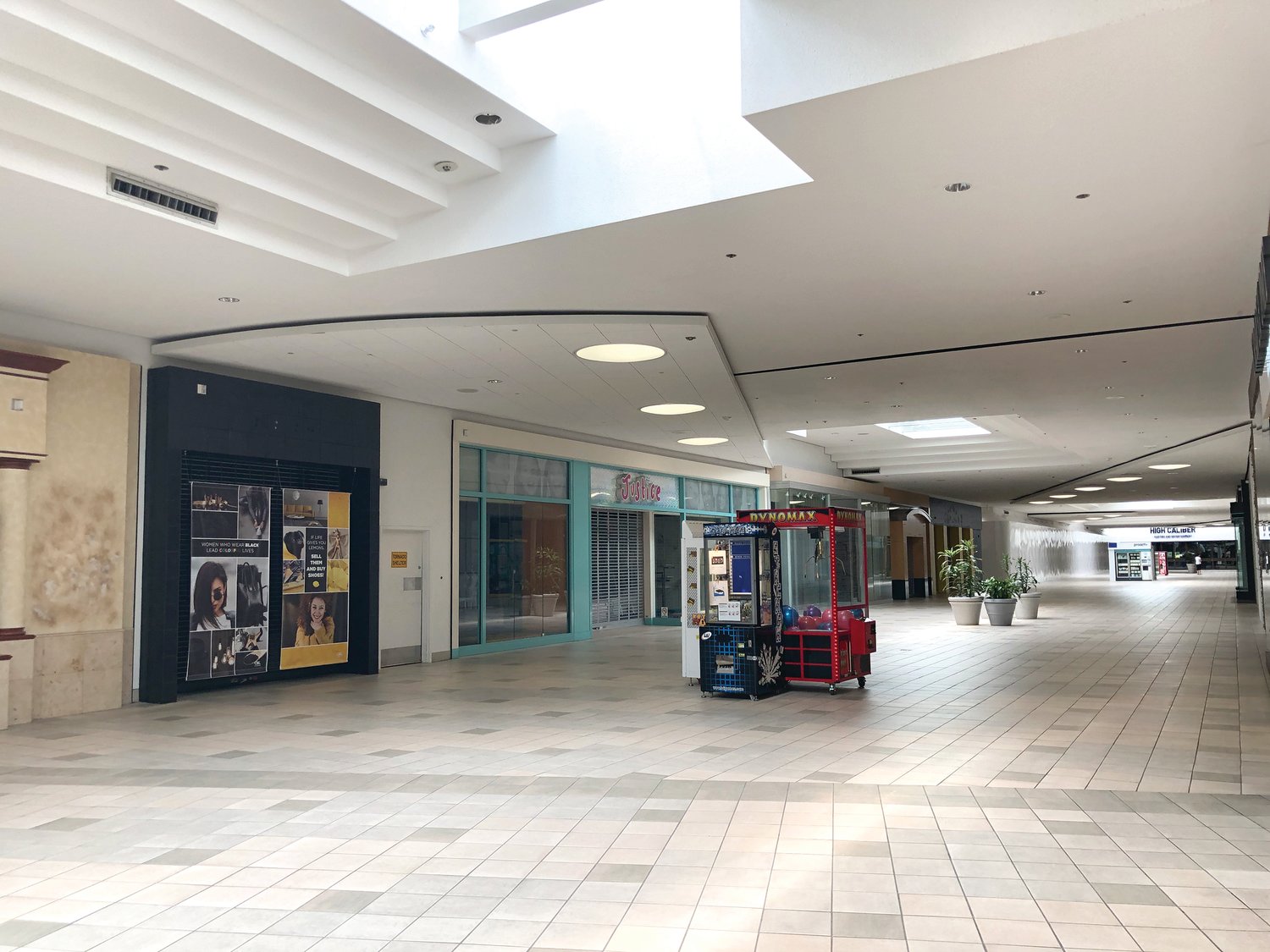 A wing of the Meridian Mall.